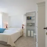 לינה וארוחת בוקר Li Pappi Antico Casale 4*