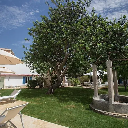 Li Pappi Antico Casale Bed & Breakfast